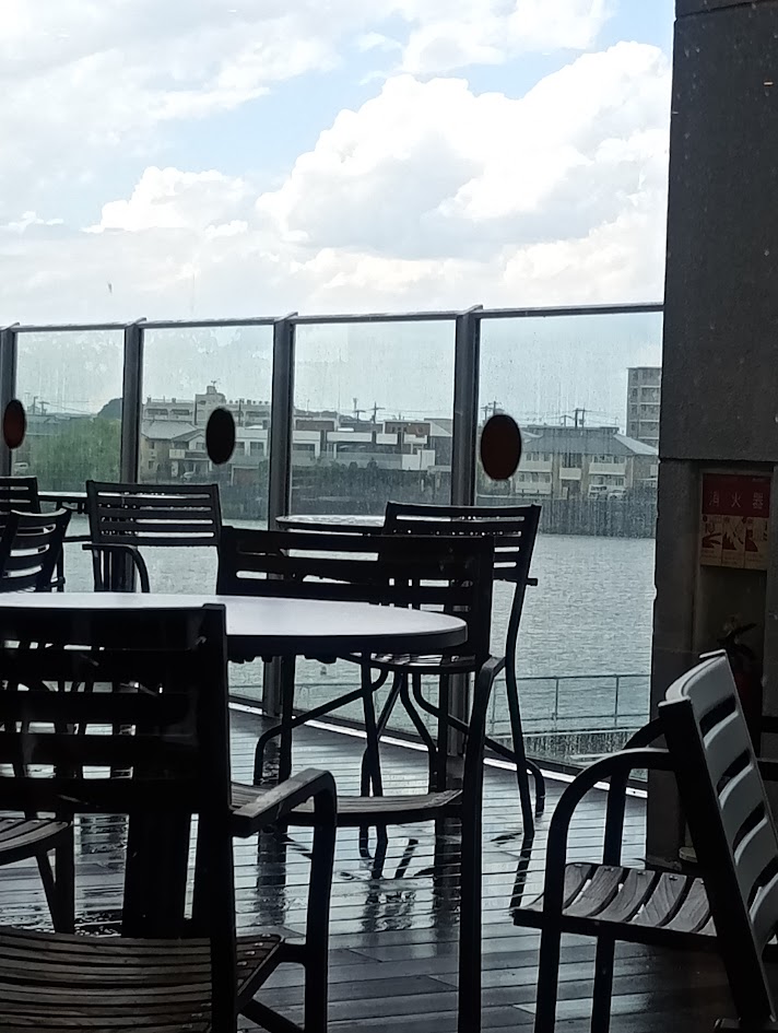 現場写真がスマホで撮れない！WEB版は動くのになぜ？